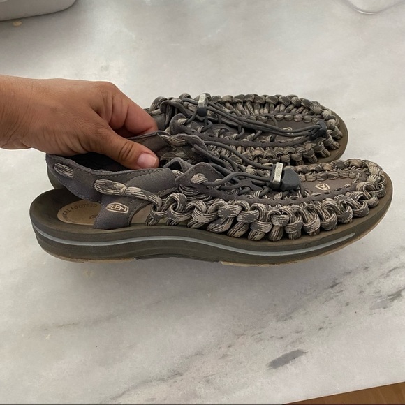 Keen M UNEEK 8MM, Magnet - Vapor grey sandals mens 9 main image 4